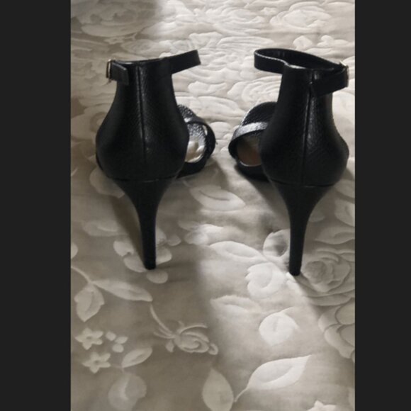 NWOT Strappy Stilletos - Picture 7 of 9